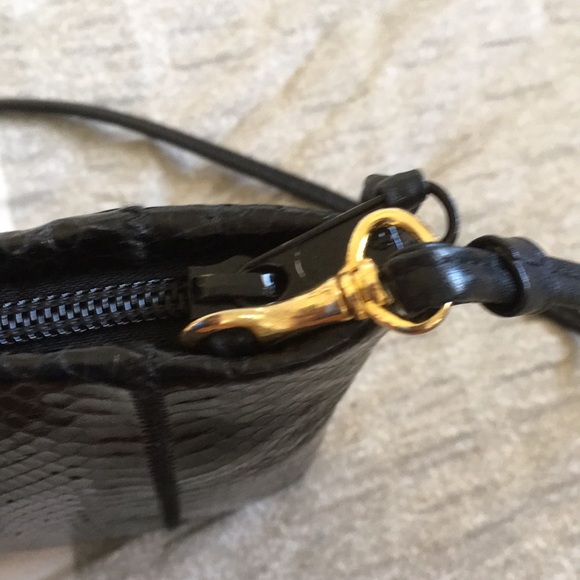🐥 Snake skin crossbody bag, black - Picture 3 of 6